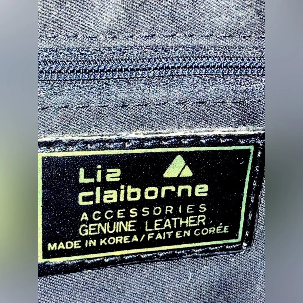 Classic Liz Pebbled Leather Purse - Picture 8 of 8